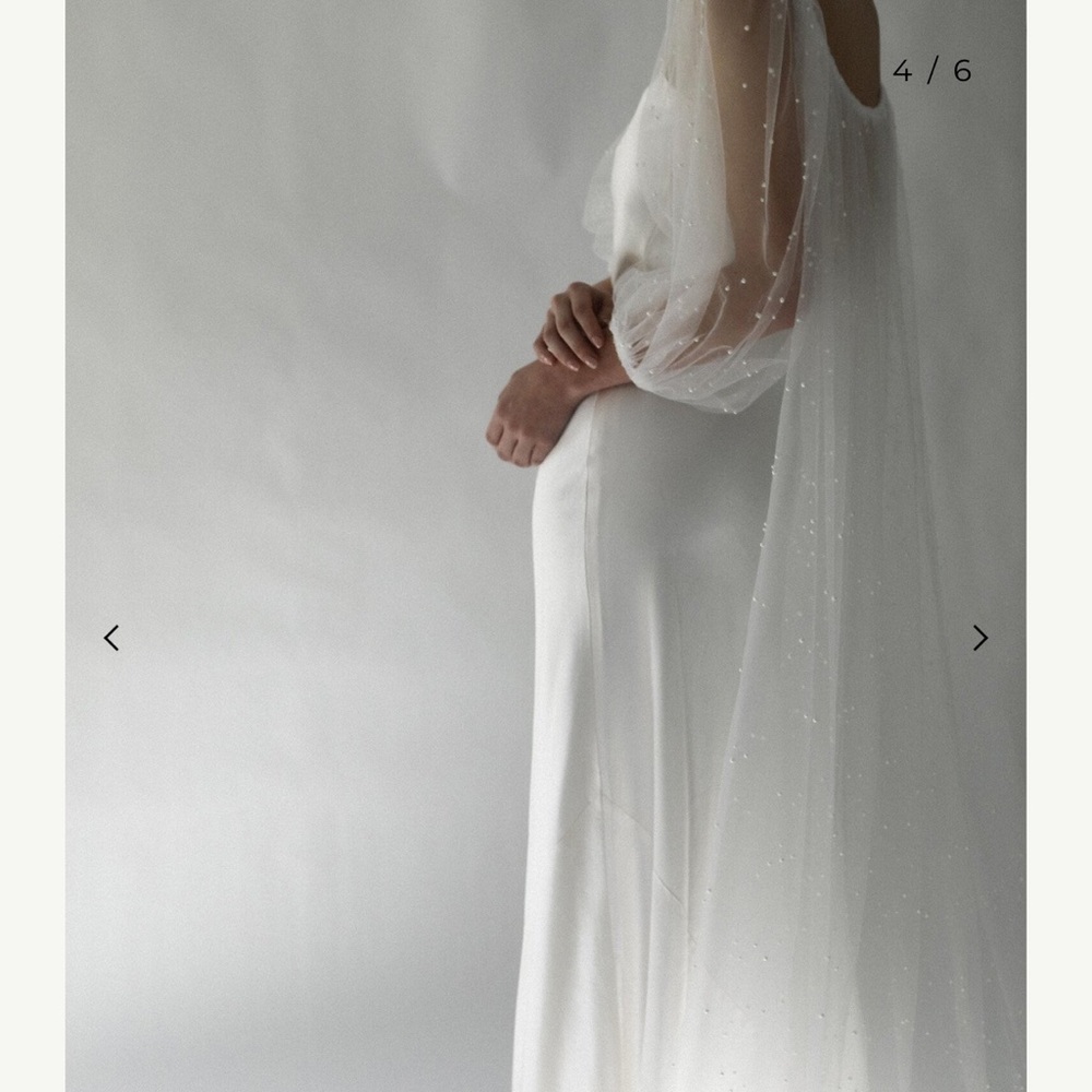 A.B Ellie Harlow Pearl Cape